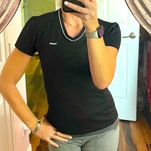 Reebok puff -cap Sleeved V-neck tee